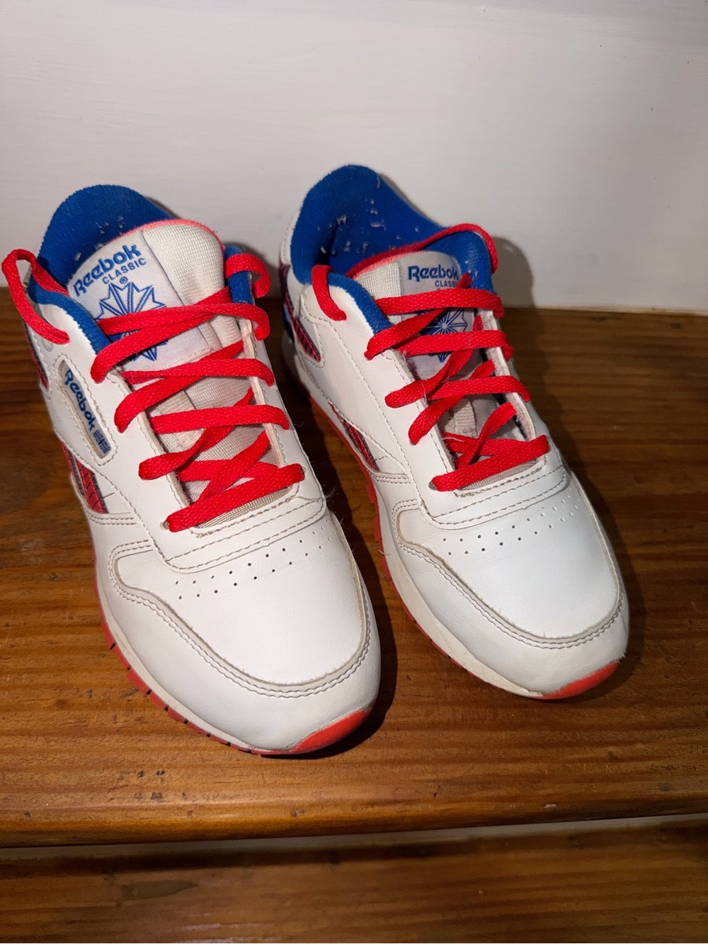 Reebok Kids White Sneakers with Red Laces and Blue Lining (they light up)